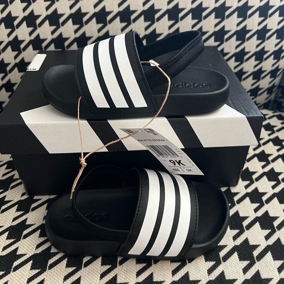 Adidas Adilette Estrap Kids Slip-On Sportswear Slides-Size 9K - Picture 1 of 5